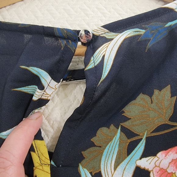 C est. 1946 Floral Black Blouse With Statement Sleeves Size 18 / 20 Ruffle - Picture 13 of 15